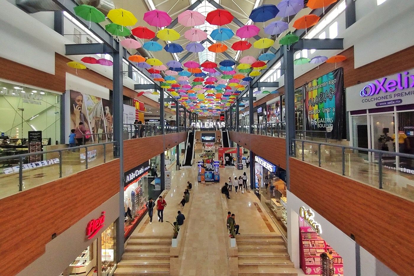 The interior of a shopping centre in Tuxtla Gutiérrez, Mexico — the kind of property a FIBRA owns
